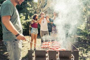 Read more about the article How to Navigate Social Events